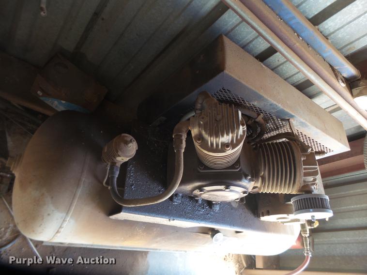 image for item EI9537 Pneuway MSV20 air compressor