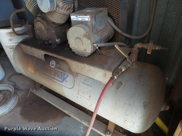 image for item EI9537 Pneuway MSV20 air compressor