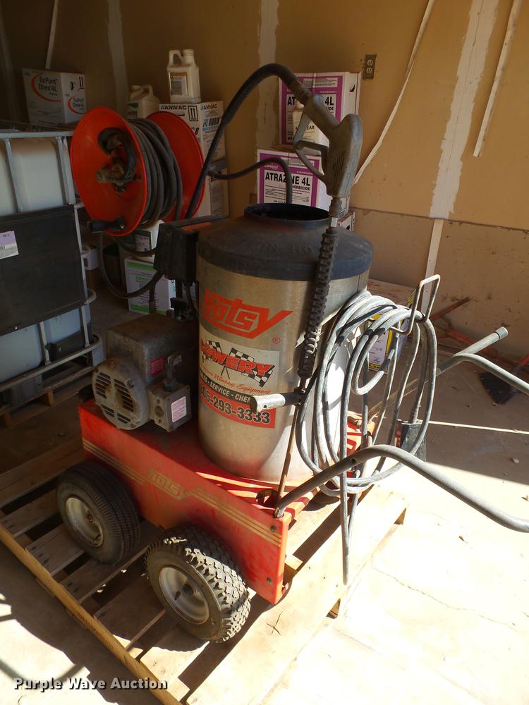 image for item EI9539 Hotsy 87055 pressure washer