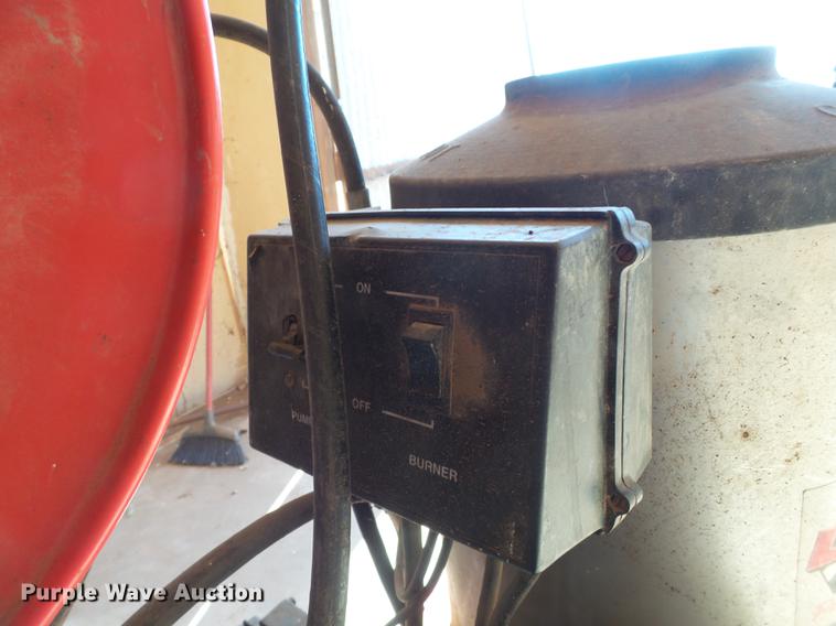 image for item EI9539 Hotsy 87055 pressure washer