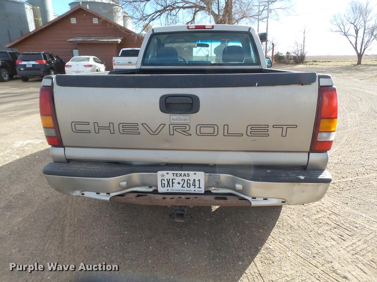 image for item EN9501 2000 Chevrolet Silverado 1500 pickup truck