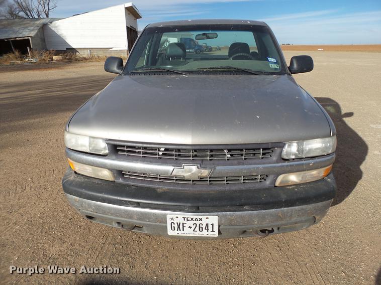 image for item EN9501 2000 Chevrolet Silverado 1500 pickup truck