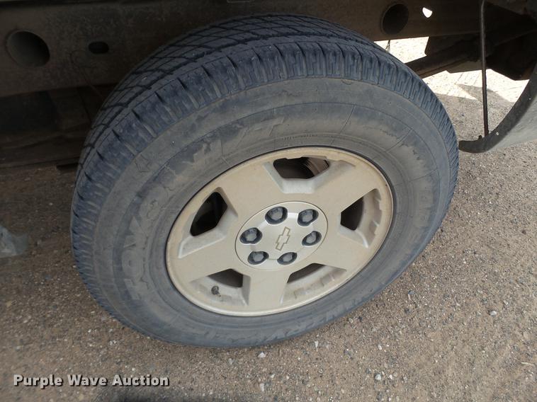 image for item EN9501 2000 Chevrolet Silverado 1500 pickup truck