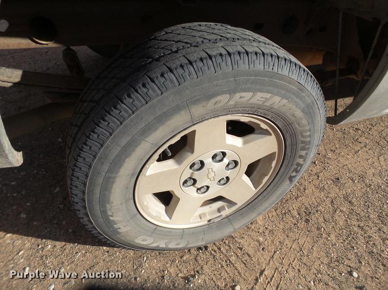 image for item EN9501 2000 Chevrolet Silverado 1500 pickup truck