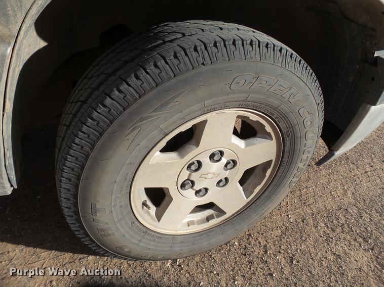 image for item EN9501 2000 Chevrolet Silverado 1500 pickup truck