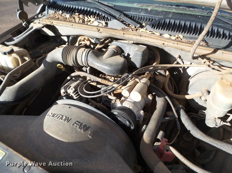 image for item EN9501 2000 Chevrolet Silverado 1500 pickup truck