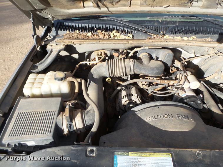 image for item EN9501 2000 Chevrolet Silverado 1500 pickup truck