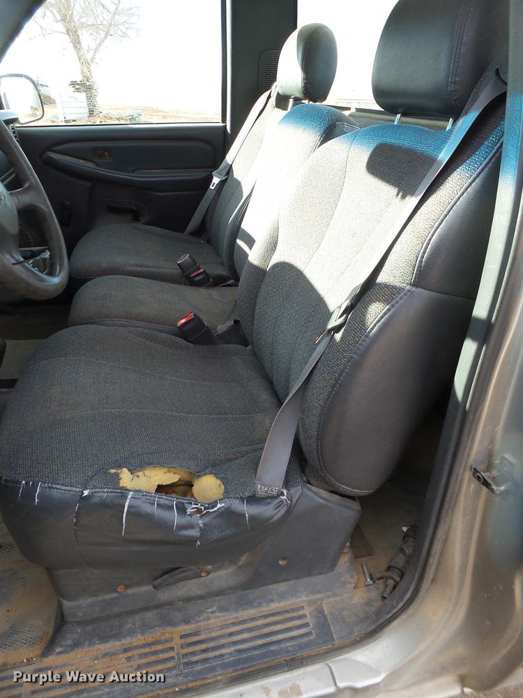 image for item EN9501 2000 Chevrolet Silverado 1500 pickup truck