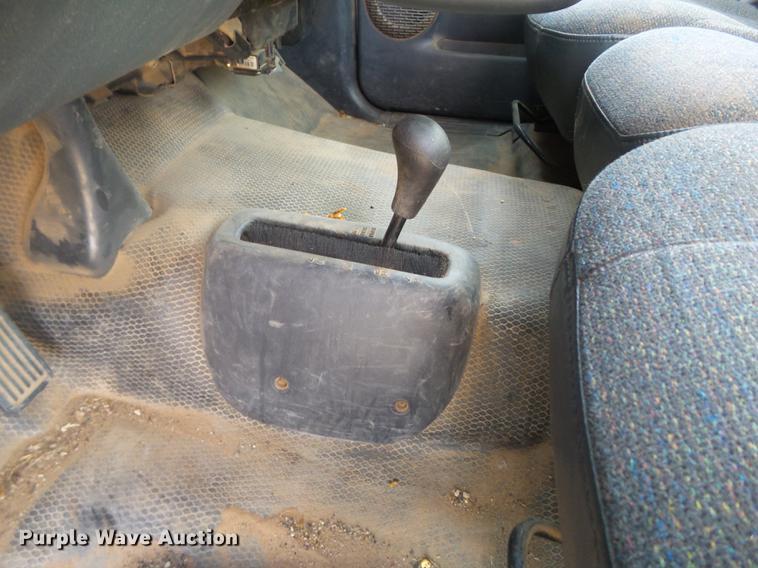 image for item EN9501 2000 Chevrolet Silverado 1500 pickup truck