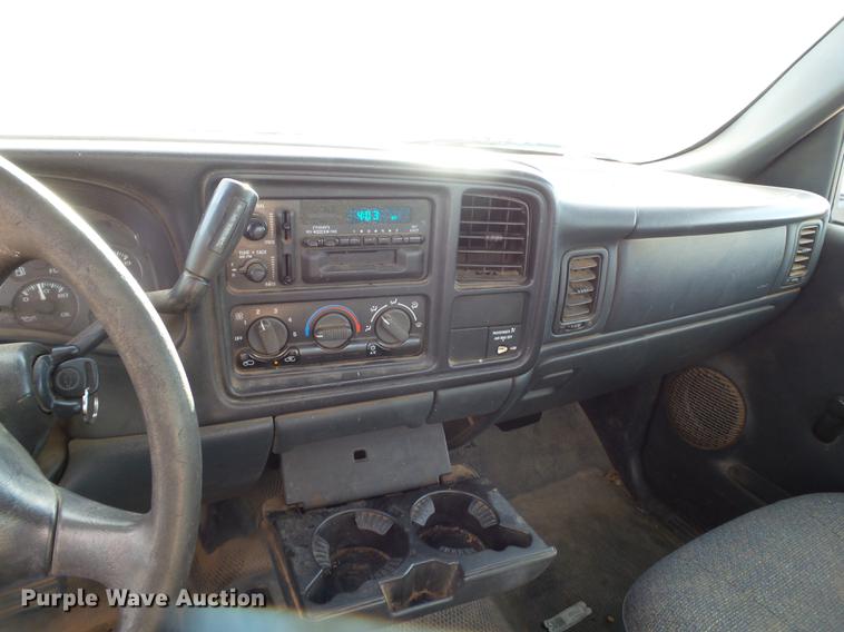 image for item EN9501 2000 Chevrolet Silverado 1500 pickup truck