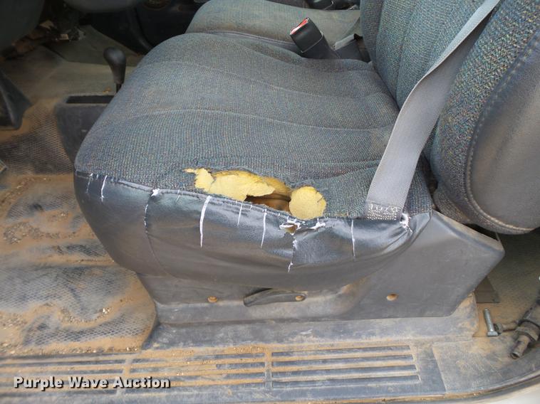 image for item EN9501 2000 Chevrolet Silverado 1500 pickup truck