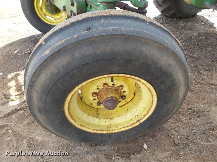 image for item EN9506 1977 John Deere 4230 tractor