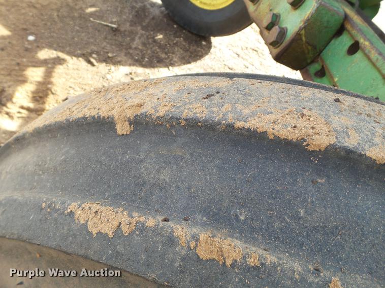 image for item EN9506 1977 John Deere 4230 tractor