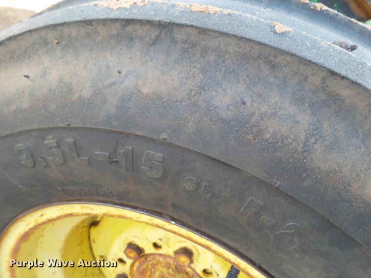 image for item EN9506 1977 John Deere 4230 tractor