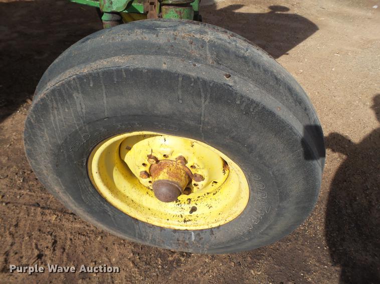 image for item EN9506 1977 John Deere 4230 tractor