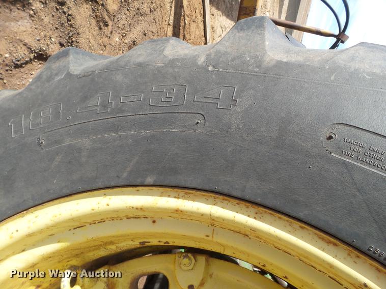 image for item EN9506 1977 John Deere 4230 tractor