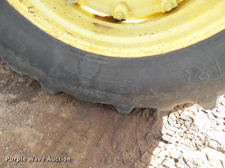 image for item EN9506 1977 John Deere 4230 tractor