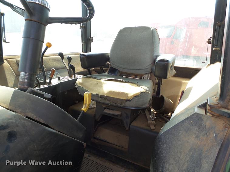 image for item EN9506 1977 John Deere 4230 tractor