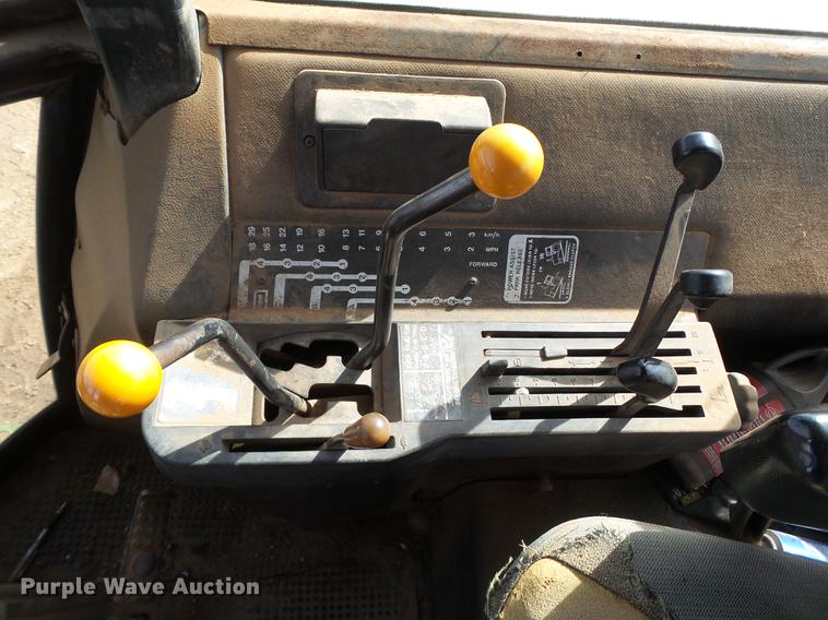 image for item EN9506 1977 John Deere 4230 tractor