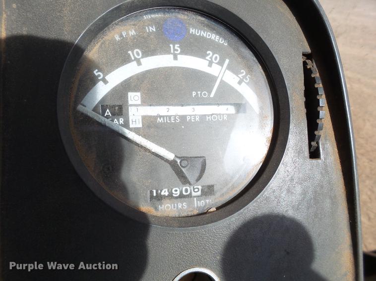 image for item EN9506 1977 John Deere 4230 tractor