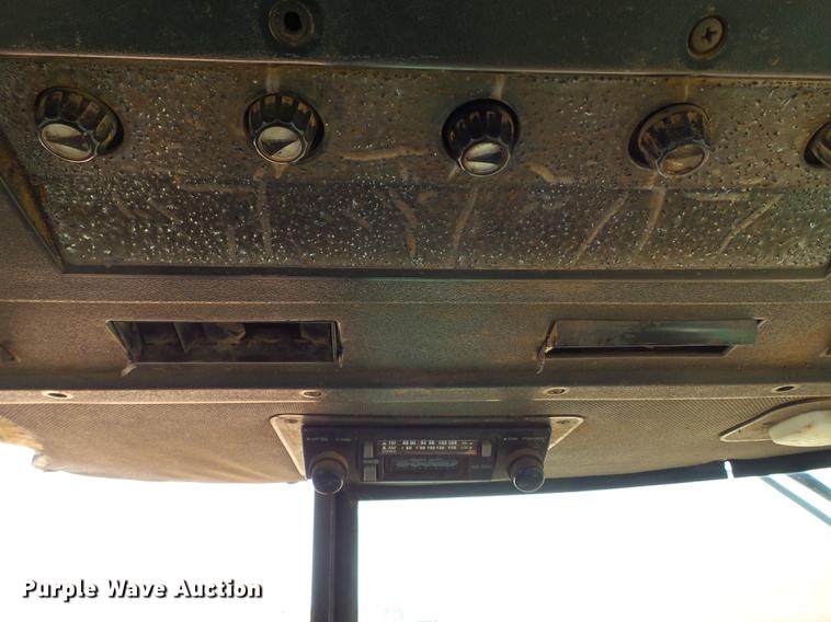 image for item EN9506 1977 John Deere 4230 tractor