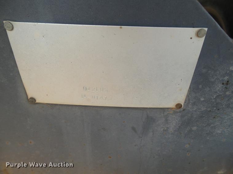 image for item EN9508 LEE DT475 fuel tank trailer