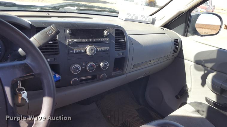 image for item EN9517 2008 GMC Sierra 1500 Ext. Cab pickup truck