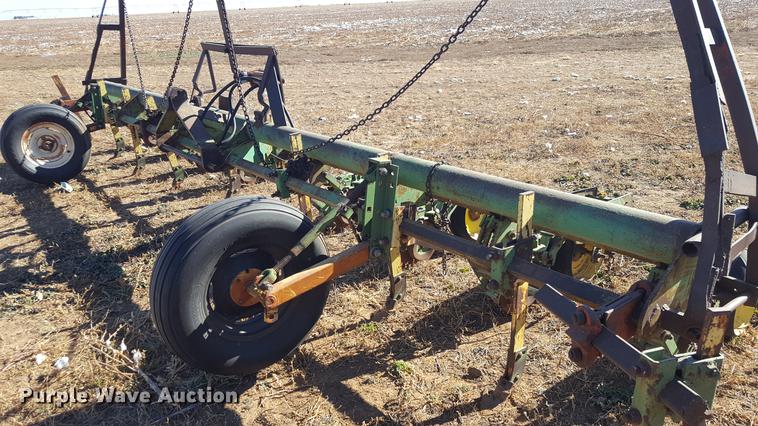 image for item EN9521 John Deere planter