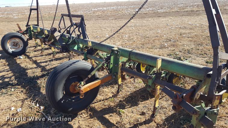 image for item EN9521 John Deere planter