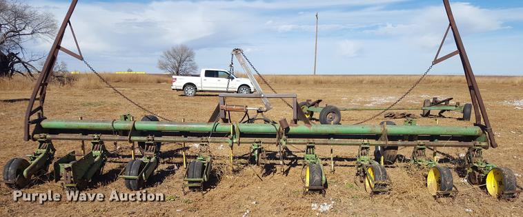 image for item EN9521 John Deere planter