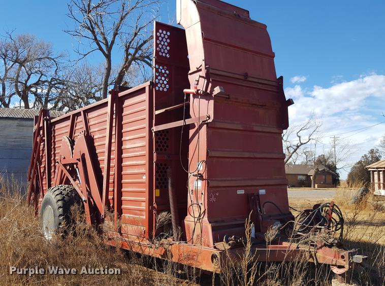 image for item EN9523 Hesston Stakhand 60B bale stacker