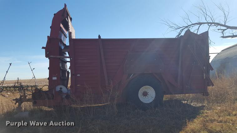 image for item EN9523 Hesston Stakhand 60B bale stacker