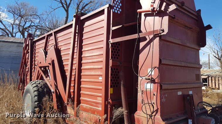 image for item EN9523 Hesston Stakhand 60B bale stacker