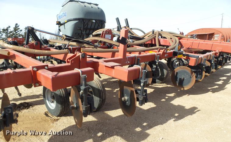 image for item G1026 Case IH Nutri-tiller 5310 strip till applicator
