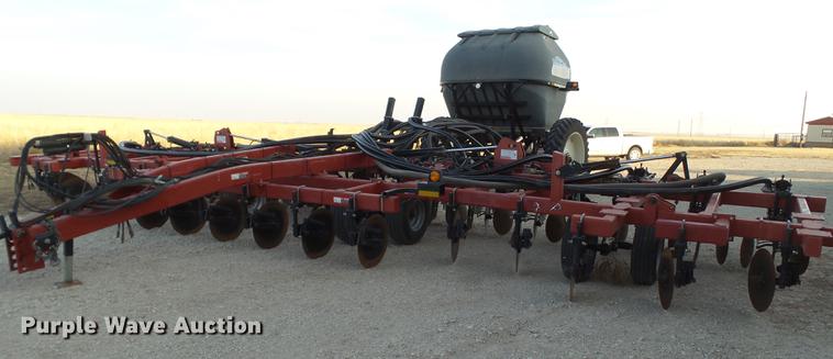image for item G1026 Case IH Nutri-tiller 5310 strip till applicator