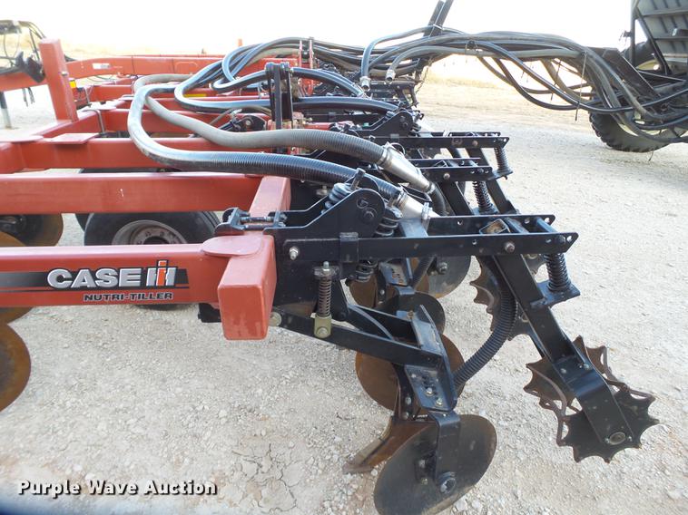 image for item G1026 Case IH Nutri-tiller 5310 strip till applicator