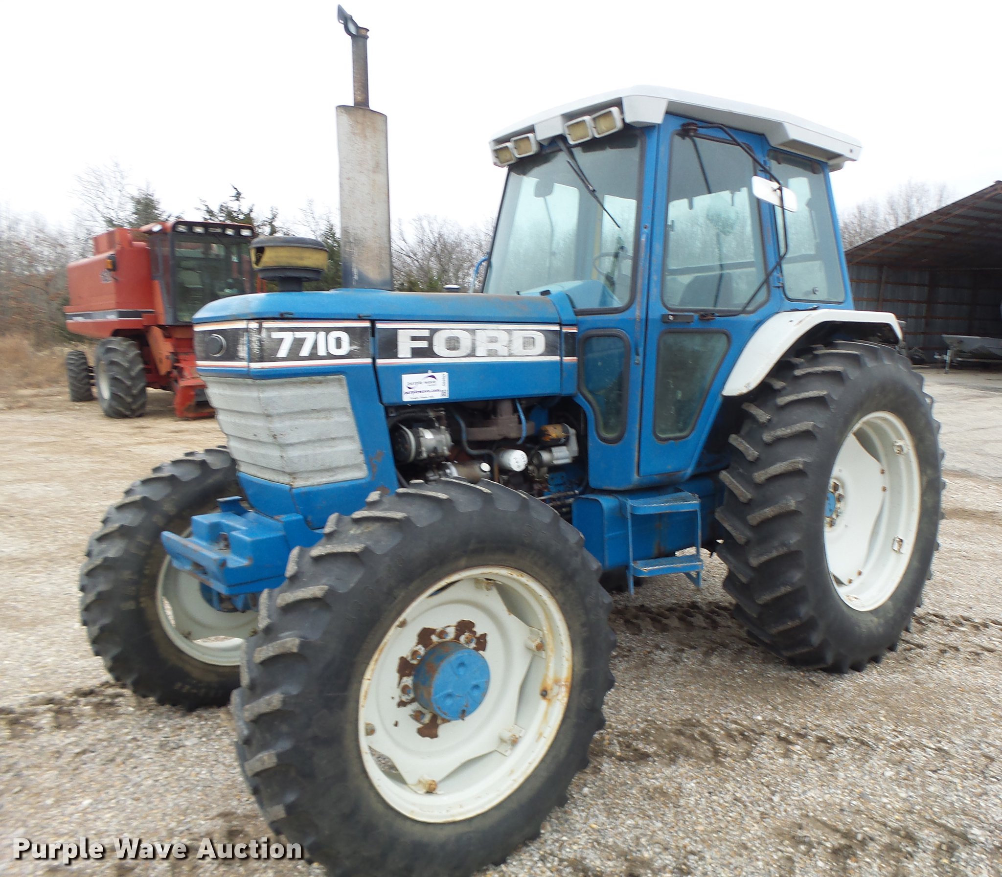 Ford 7710 MFWD tractor in Meta,