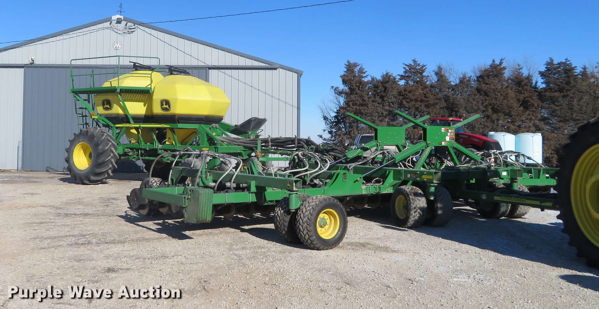 2013 John Deere 1890 air seeder in Hope, KS Item DC0862 sold Purple