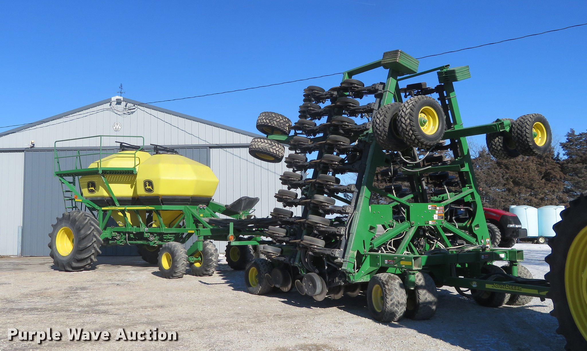 2013 John Deere 1890 air seeder in Hope, KS Item DC0862 sold Purple