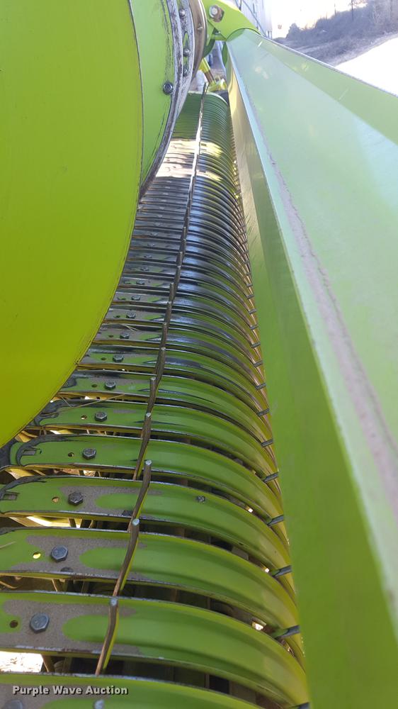 image for item BJ9780 2016 Claas 380 pickup head