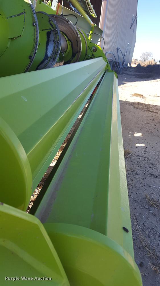 image for item BJ9780 2016 Claas 380 pickup head