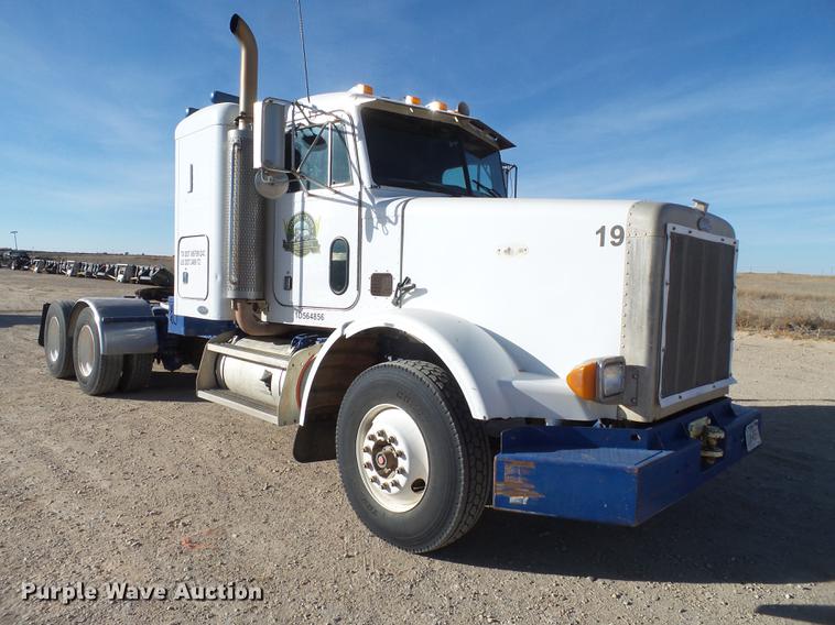 image for item BJ9795 2001 Peterbilt 378 semi truck