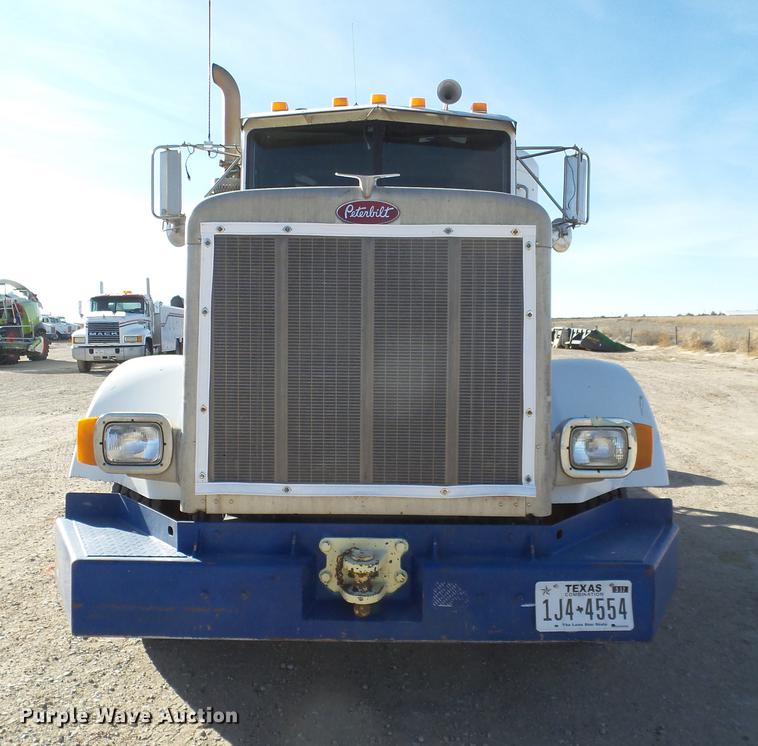 image for item BJ9795 2001 Peterbilt 378 semi truck