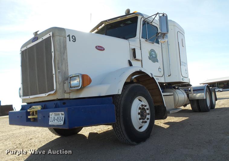 image for item BJ9795 2001 Peterbilt 378 semi truck