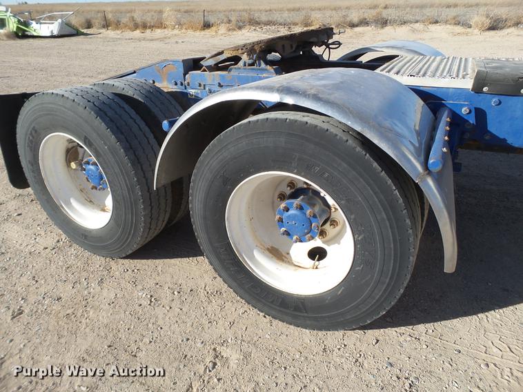 image for item BJ9795 2001 Peterbilt 378 semi truck