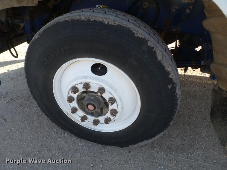 image for item BJ9795 2001 Peterbilt 378 semi truck