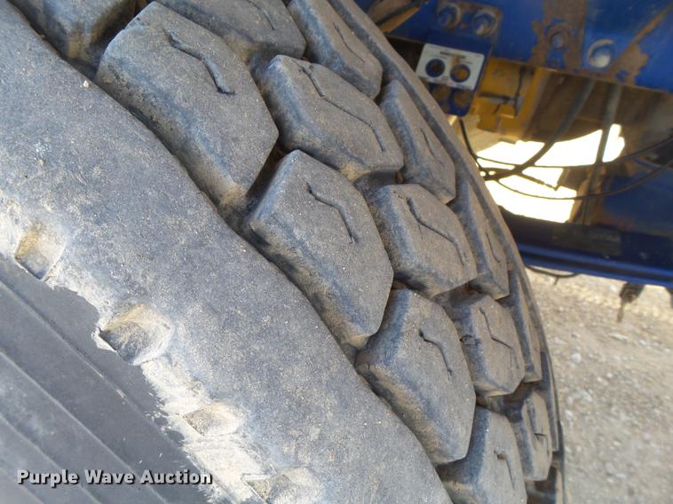 image for item BJ9795 2001 Peterbilt 378 semi truck