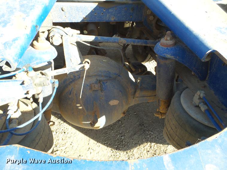 image for item BJ9795 2001 Peterbilt 378 semi truck