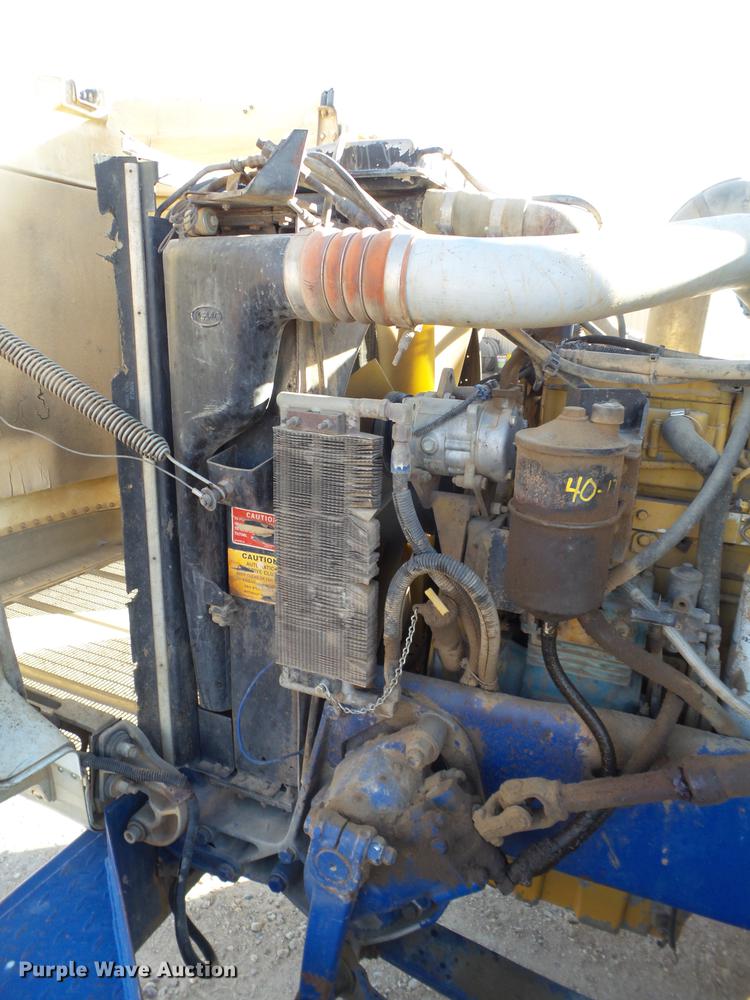 image for item BJ9795 2001 Peterbilt 378 semi truck