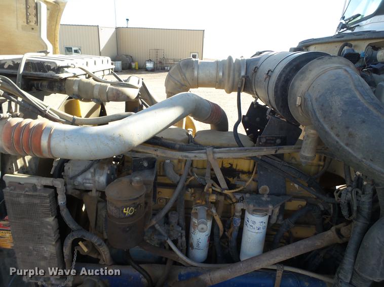 image for item BJ9795 2001 Peterbilt 378 semi truck